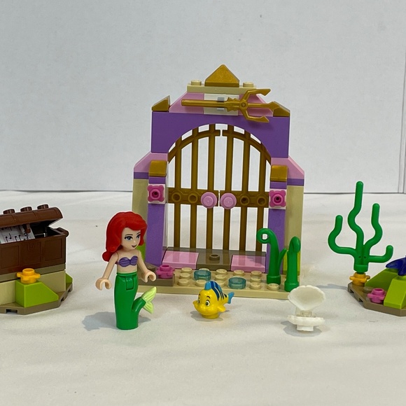Lego Disney princess Ariel’s amazing Treasures 41050 - Picture 1 of 5